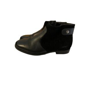 J. Jill Black Leather Bootie Size 6M Zip Side Classic Trendy Chic Minimalist
